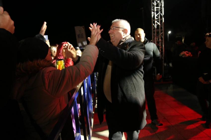 Başkan Ertaş yeni yılı vatandaşlarla birlikte karşıladı