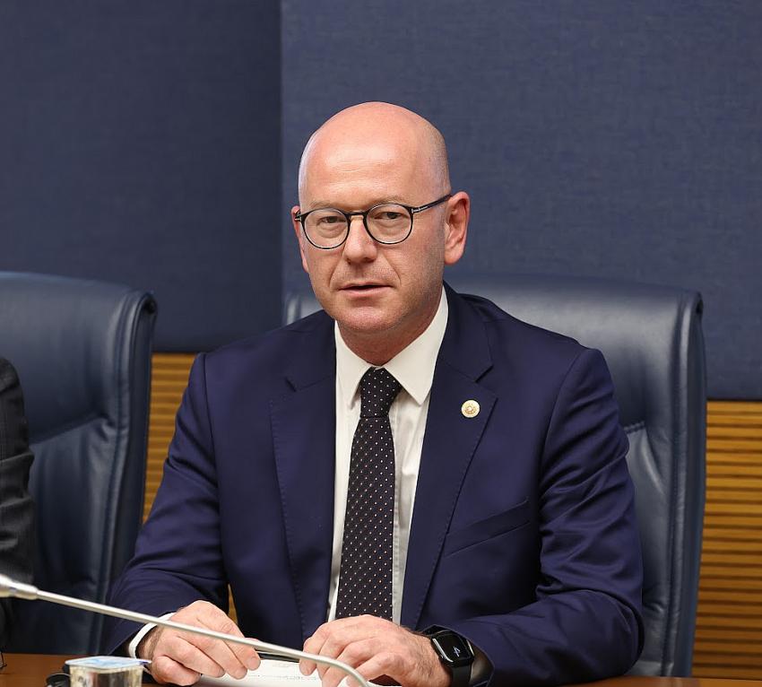 TÜRKİYE’NİN BAYRAMLARIMIZDA YAŞADIĞIMIZ HUZURA İHTİYACI VAR