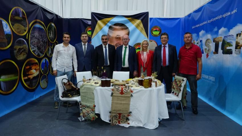 EDREMİT İSTANBUL’DA İLGİ ODAĞI OLDU