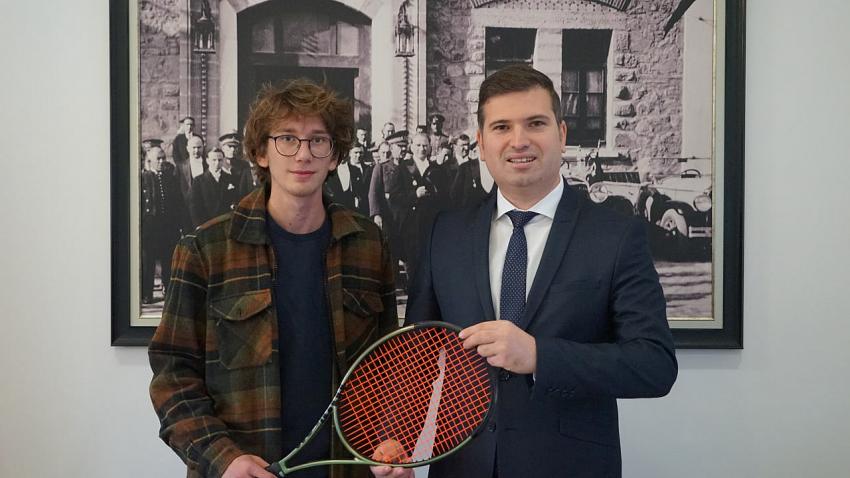 BAŞKAN YARDIMCISI TAYFUN CANLI’DAN GENÇ SPORCUYA TAM DESTEK!