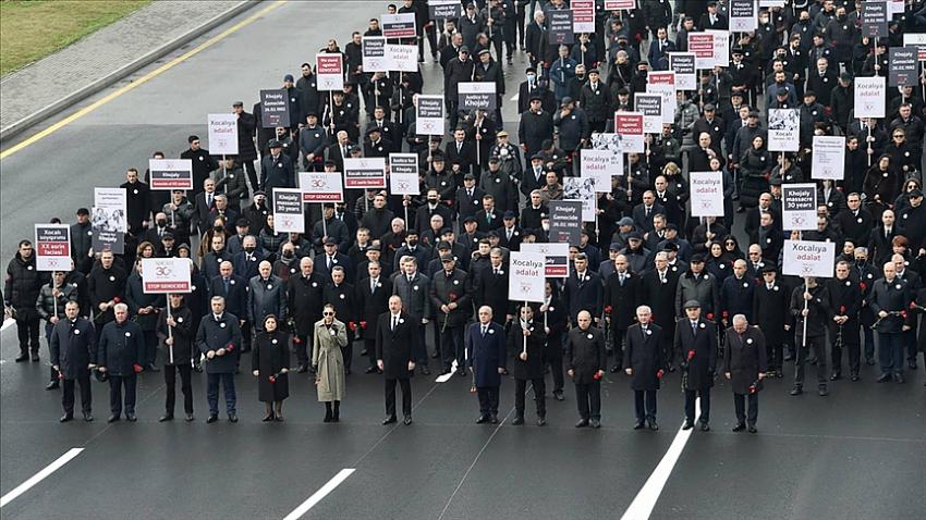 HOCALI KATLIAMI'NIN KURBANLARI BAKÜ'DE ANILIYOR