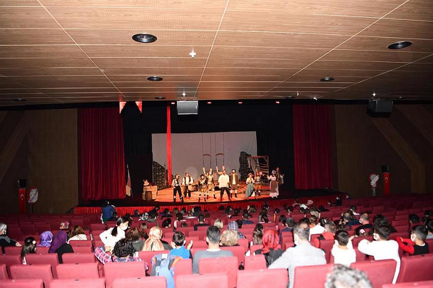 ‘TINGIR MINGIR ÜLKE’ ÇOCUKLARLA BULUŞTU