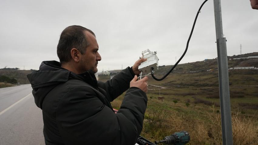 Trafik kazalarına karşı güvenli ve teknolojik sistem