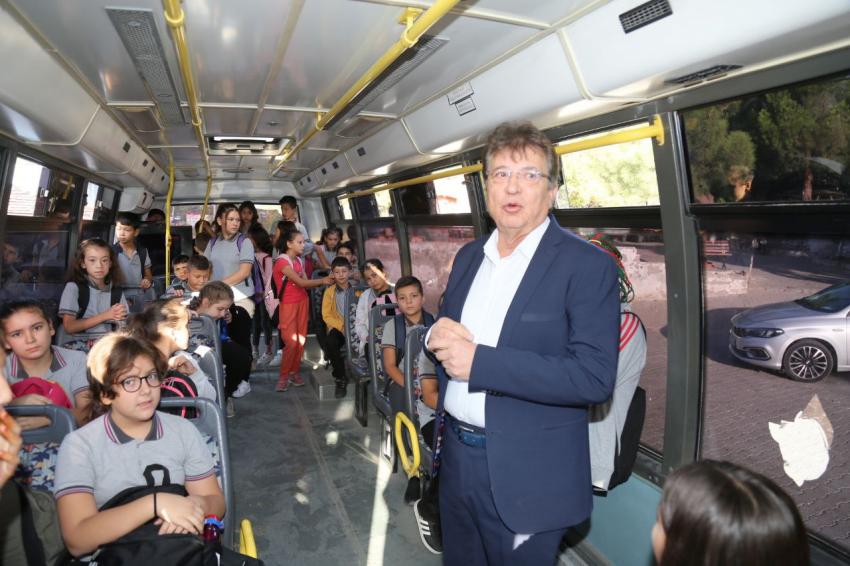 BAŞKAN ARSLAN ÖĞRENCİLERİN ULAŞIM SORUNUNU ÇÖZDÜ