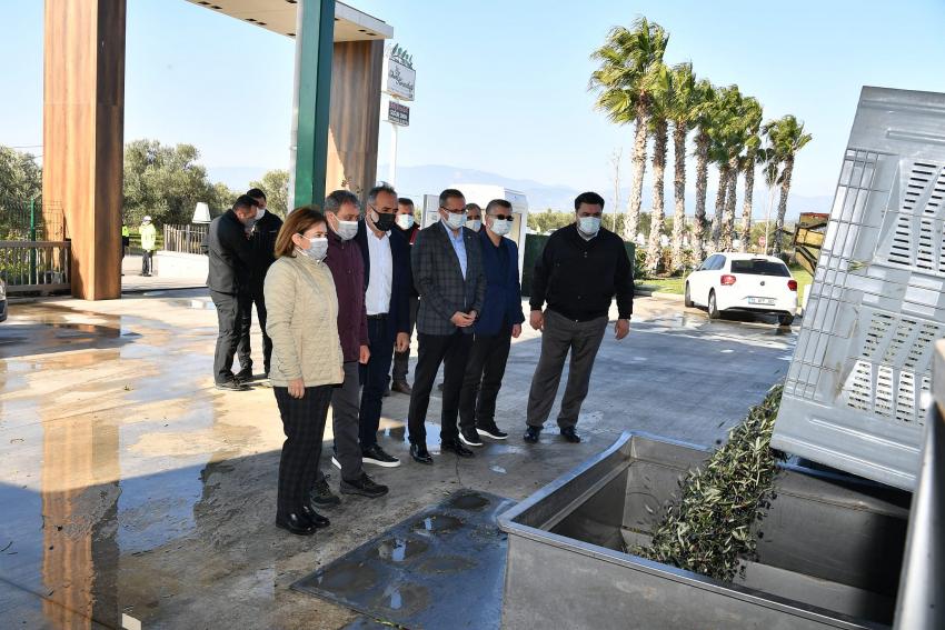 VALI ŞILDAK ÜRETICILERLE BULUŞTU