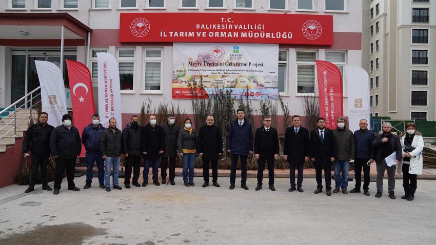 BALIKESIR BÜYÜKŞEHIR BELEDIYESI ÜRETICININ ELINI GÜÇLENDIRIYOR