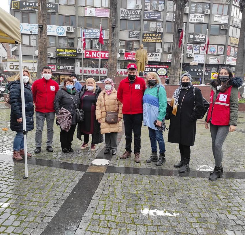 AK KADINLAR SINIR TANIMIYOR!