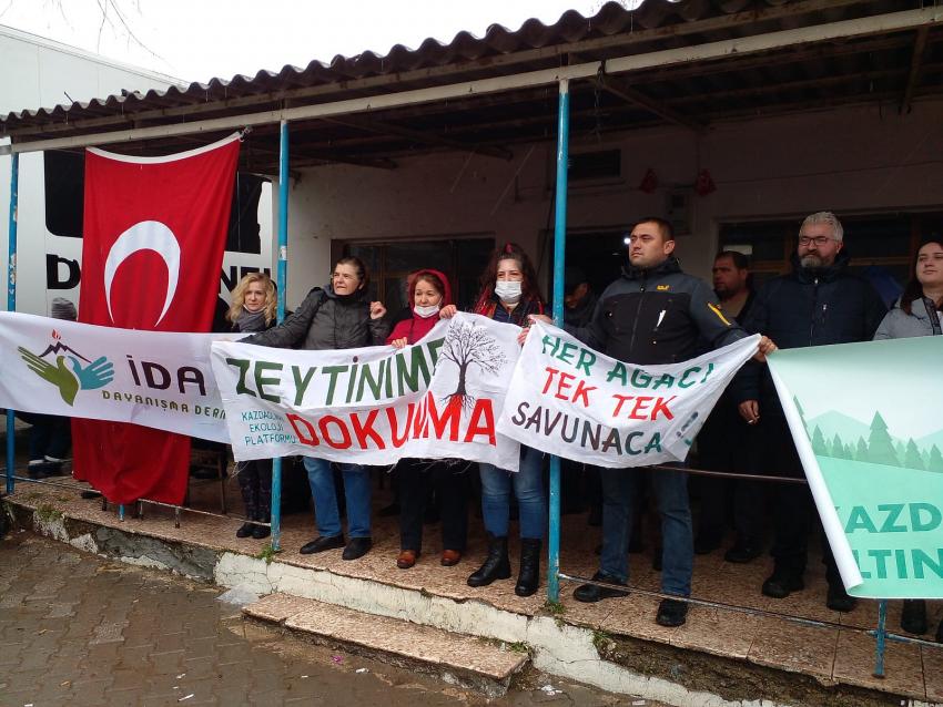 KÖYLÜLERIN MADEN İSYANI