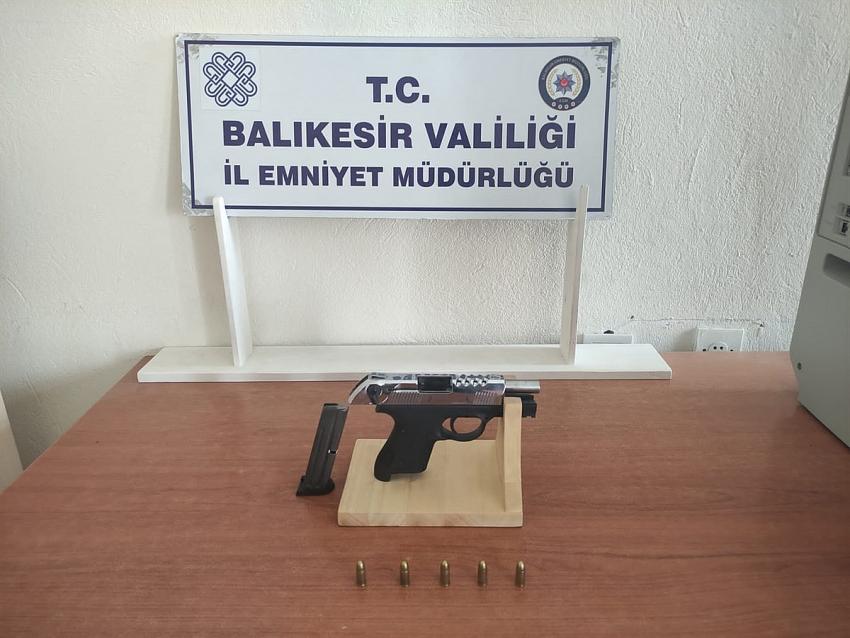 BALIKESIR'DE ARANAN 29 ŞAHIS YAKALANDI