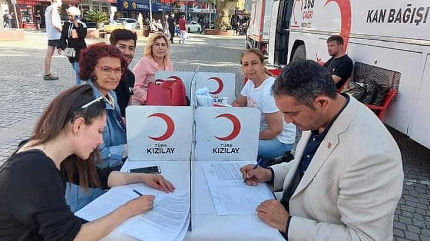 EDREMIT CHP İLÇE ÖRGÜTÜ KAN BAĞIŞINDA BULUNDU