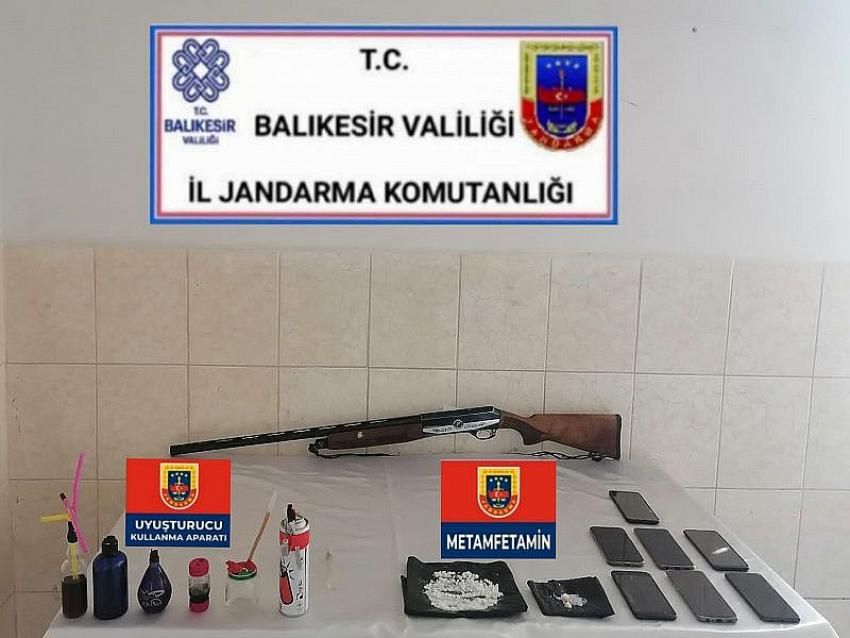 KÖRFEZ'DE UYUŞTURUCU OPERASYONU... 18 ŞÜPHELI YAKALANDI