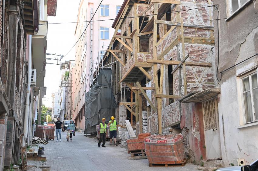 BALIKESIR TARIHINE ASIRLIK DOKUNUŞ