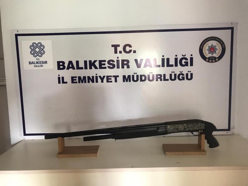 BALIKESIR'DE ARANAN 33 ŞAHIS YAKALANDI