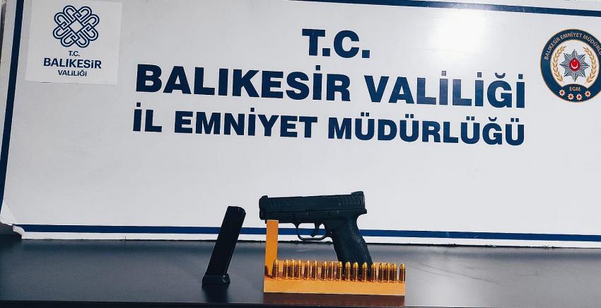 BALIKESIR'DE ARANAN 26 ŞAHIS YAKALANDI