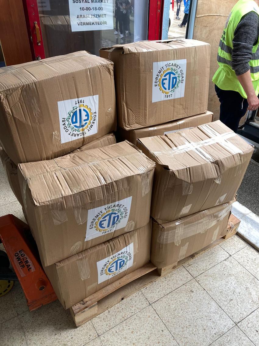 ETO-EDREMIT KAYMAKAMLIĞI İŞ BIRLIĞIYLE YARDIMLAR DEPREMZEDELERE ULAŞIYOR