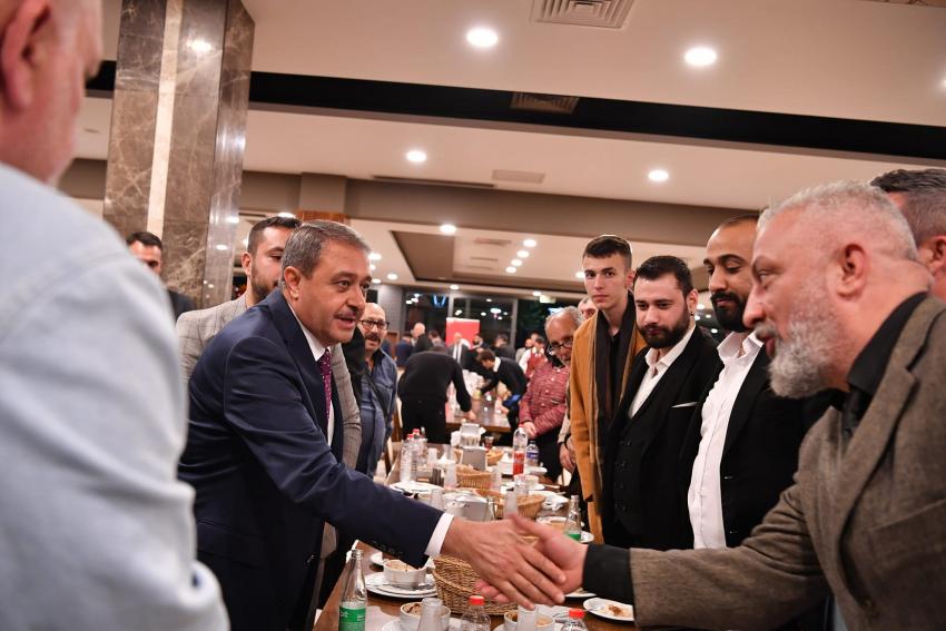 VALI ŞILDAK ROMAN VATANDAŞLARLA İFTARDA BULUŞTU