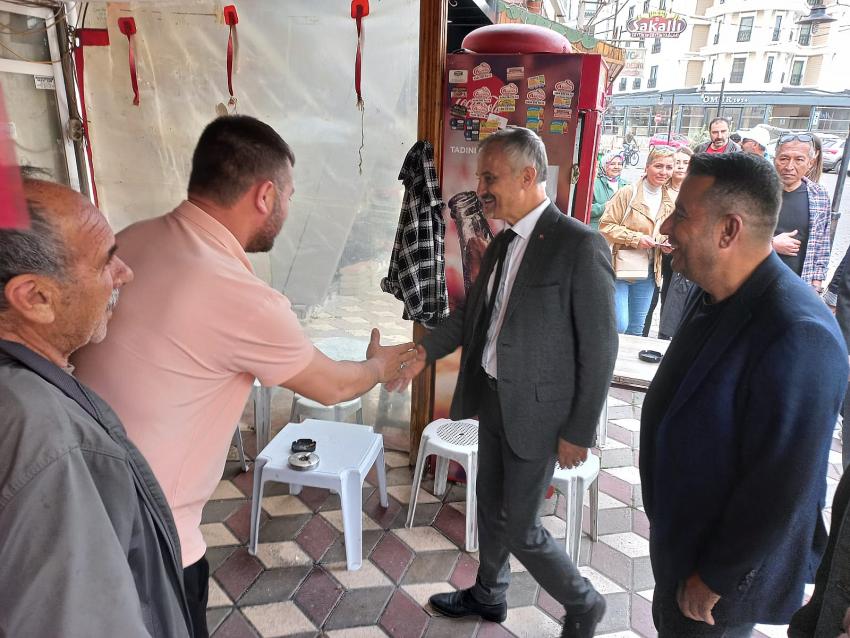 AKÇAY AK PARTİYİ BAĞRINA BASTI