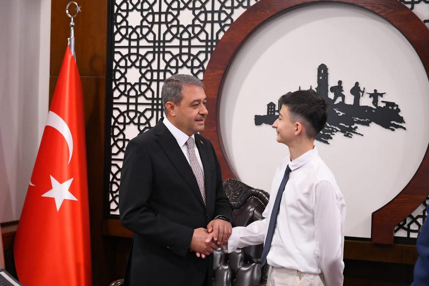 VALI ŞILDAK KOLTUĞU DEVRETTI