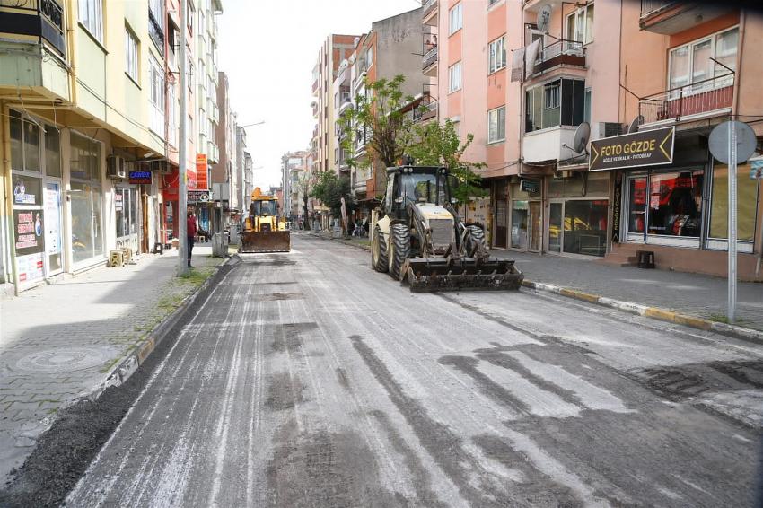 KARESI VE ALTIEYLÜL’DE BÜYÜKŞEHIR’DEN TAM GAZ ASFALT