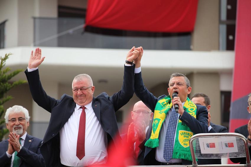 BÜYÜK KÖRFEZ BULUŞMASI BUGÜN EDREMİT ŞEHİT HAMDİBEY MEYDANINDA GERÇEKLEŞTİ