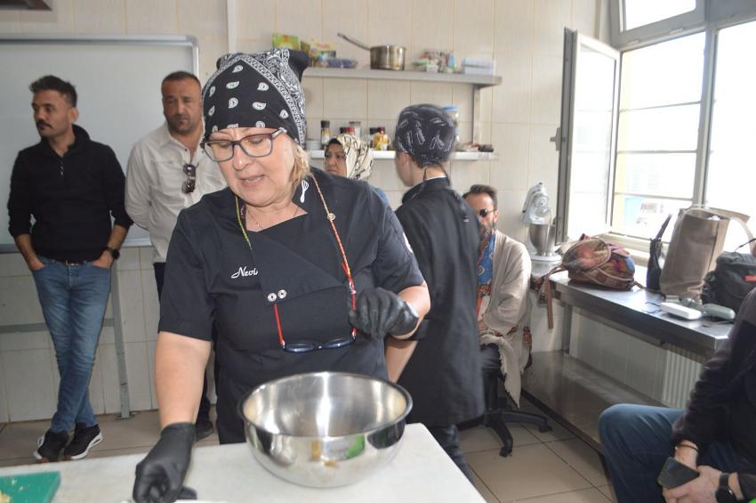 AYVALIK’TA “SIFIR ATIK MUTFAK” PROJESİ EV EKONOMİLERİNE DESTEK OLACAK