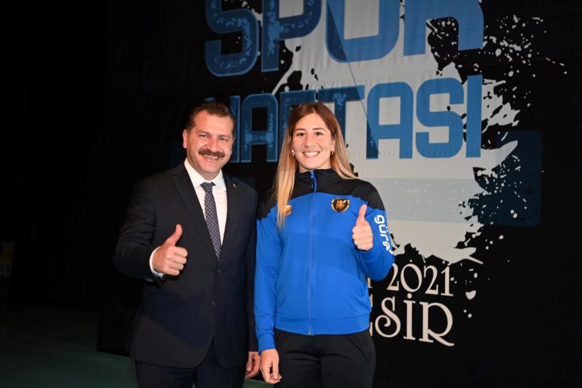 YASEMIN ARTIK BÜYÜKŞEHIR BELEDIYESPOR’DA