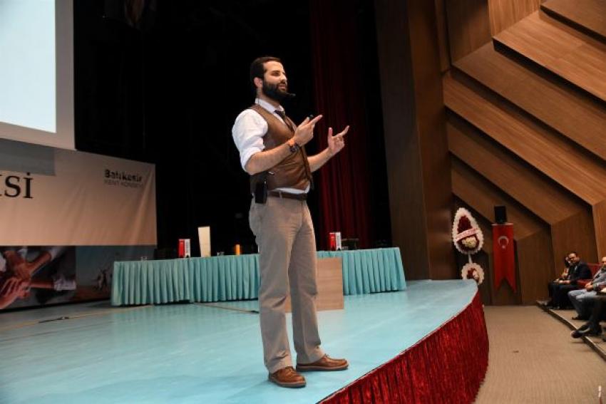 --- Gençlik Meclisi Başkanı Kerim Gülgönül --- Gençlik Meclisi başkanını seçti