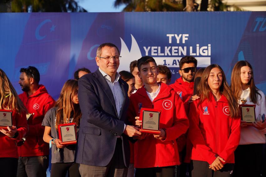 Türkiye Yelken Federasyonu Yelken Ligi 1. Ayak          IQ FOIL-TECHNO 293 yarışları ve “Milli Takım” seçmeleri Ayvalık’ta başladı.