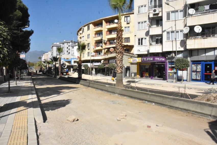 YILMAZ AKPINAR BULVARI YENILENIYOR