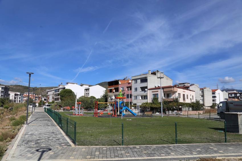 EDREMİT’TE 400 METRE YÜRÜYÜŞ YOLU YAPILDI