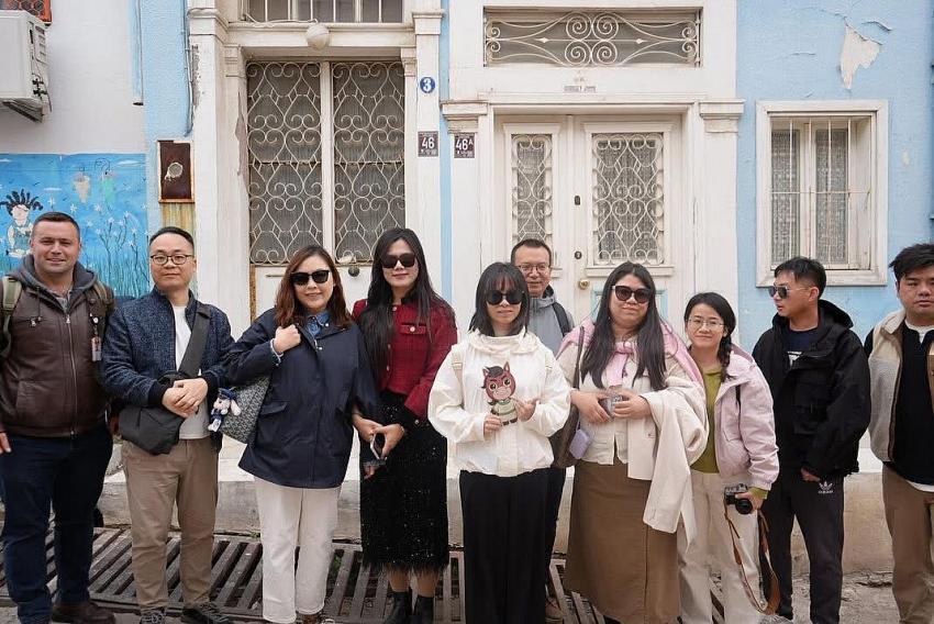 ÇİNLİ TURİZM ACENTELERİNDEN AYVALIK’A TİCARİ ZİYARET